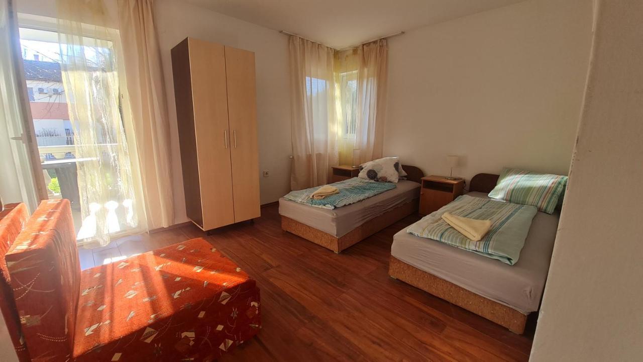 Yellow Sun 2 Apartman Siofok Exterior photo