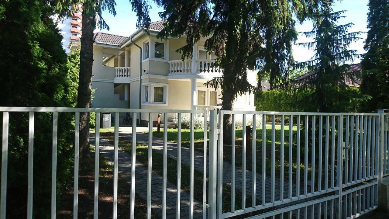 Yellow Sun 2 Apartman Siofok Exterior photo